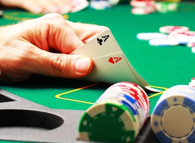 6 quy tắc cần nhớ khi chơi bài poker Texas Hold'em tại bàn | Kênh sinh viên